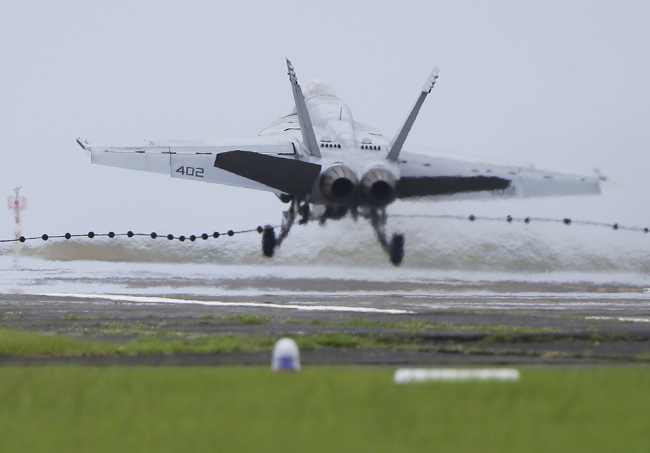 Jedna osoba spašena nakon sudara vojnih aviona u Japanu_fororder_US warplanes