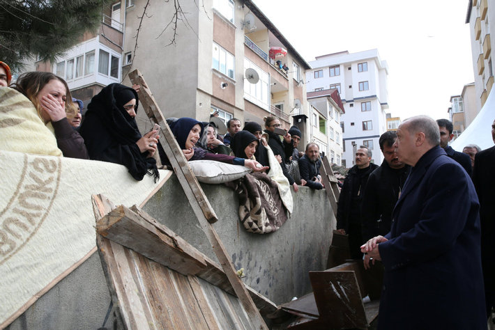 Istanbul: Broj nastradalih u rušenju zgrade popeo se na 21_fororder_kolapsa