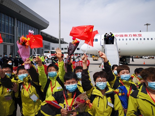 Više od 21.000 članova medicinskog osoblja napustilo Hubei_fororder_医护人员3