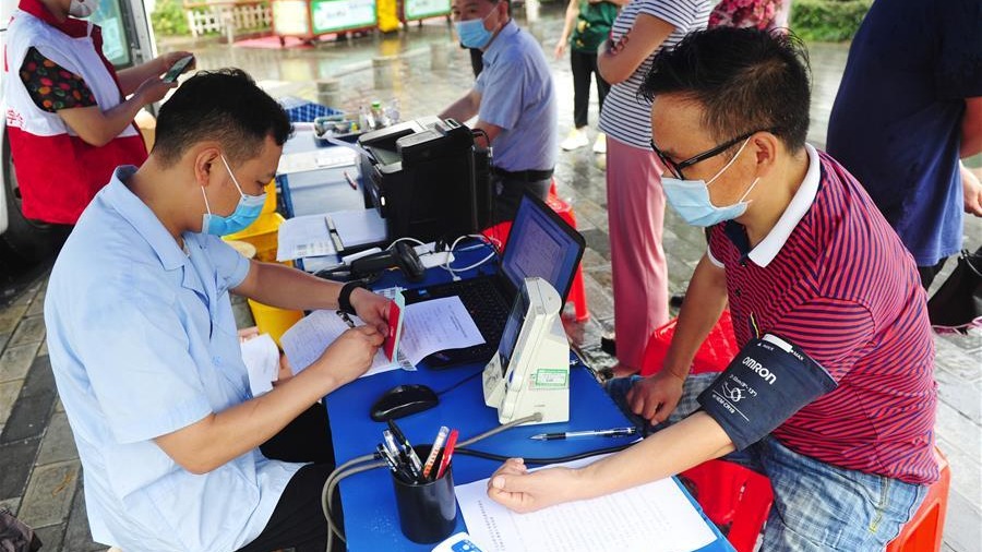 Ljudi širom Kine doniraju krv na Svetski dan davalaca krvi