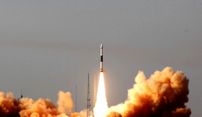 Kina lansirala dva naučno-tehnološka satelita_fororder_rocket
